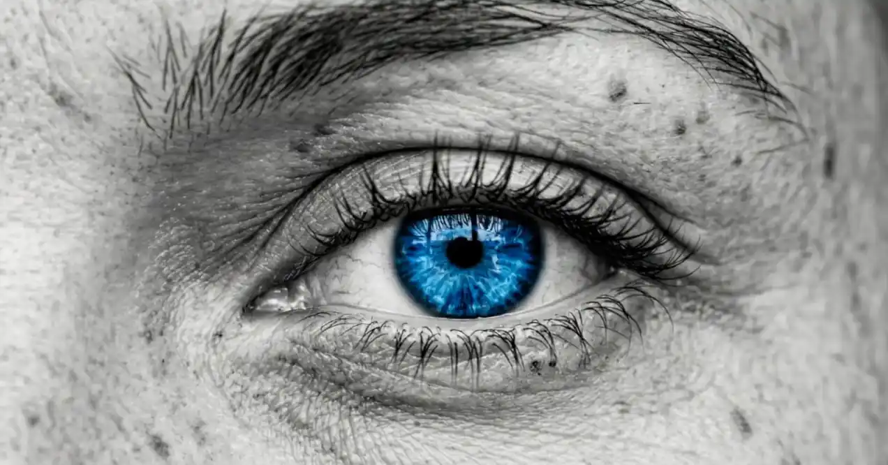 Ojo humano animado - tecnología oftalmológica INDO